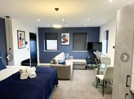 The Aurelia Apartments XI - King Studio Apartment - FREE Parking