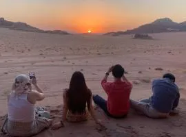 Um Al-Dami& Jeep Tours