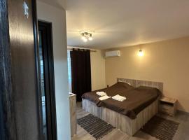 LRMS Sport Club, hotel in Păuleştii Noi