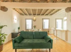 Piazza San Giacomo Emerald Loft With Parking