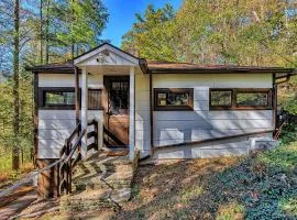 Cabin in Nature at Cliffwood Colony