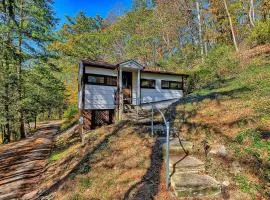 Cabin in Nature at Cliffwood Colony
