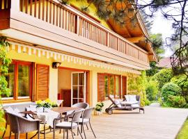 Chiemsee Landhaus, hotel with parking in Breitbrunn am Chiemsee