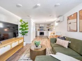 Stay Portland - Vibrant Portland Getaway, Chic Flat