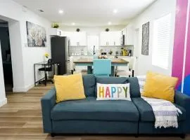 Cozy Tampa Getaway, 2 Bedrooms, minutes from Downtown & Busch Gardens