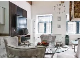 1Bed Apt- Sleeps 6 City Center Jacuzzi Bath Wifi