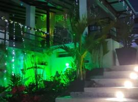 Finca hotel villa del lago, hotel em Quimbaya