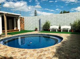 Villa Luna, hotel u gradu Brisuela