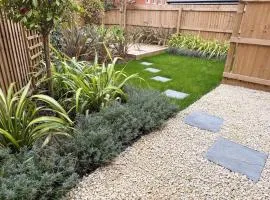 Stylish 3 bed house in Bedford perfect for Contractors and families