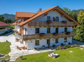 Ferienwohnungen zum Nigglhof, Hotel in Wackersberg