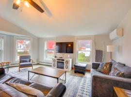 Comfortable Lincoln Home Walk to Main Street!, khách sạn ở Lincoln