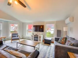 Comfortable Lincoln Home Walk to Main Street!