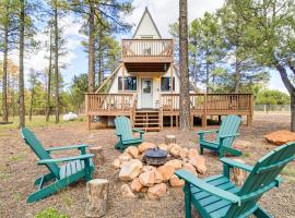Rim Country Retreat A-Frame Cabin with Large Deck, hotel v destinaci Overgaard