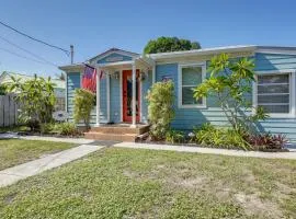 3 Mi to Jensen Beach Pet-Friendly Getaway with Yard