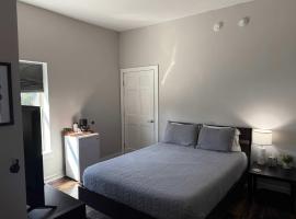 Boutique Hotel Room 1, hotel en Northport