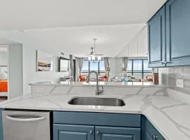 Oceanfront Penthouse Amazing Views
