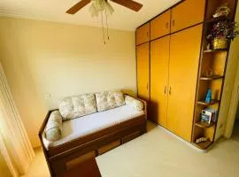 Quarto De Luxe Silver