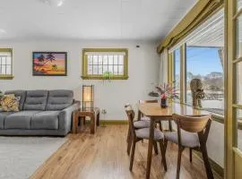 Cozy Home Short Walk to Falls Nintendo FirePit