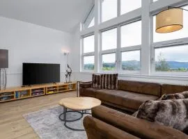 The Stirling Penthouse - Free Parking