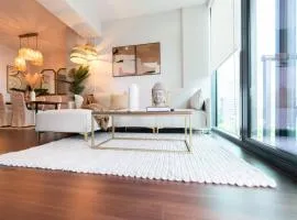 Buckhead High-Rise Retreat with Pool & Balcony