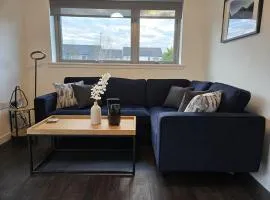 Modern Stirling Apartment - Free Parking