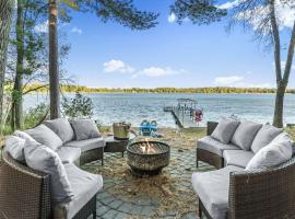 Renovated Lake Cabin with Fire Pit and Kayaks, ξενοδοχείο σε Nisswa