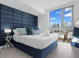 CAL KING BED Downtown Miami Free Parking Pool Gym
