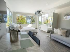 AQUA Terrazas 6&7 - 3BR Fun & Dining by the Beach with Pool, hôtel à Mameyal