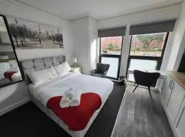 Fishpond Family Suite