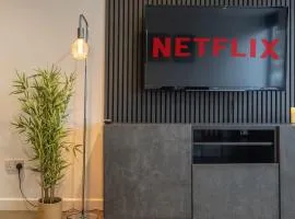 Stylish Apartment With Parking Close To Birmingham