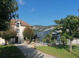 Gite la Cure Gourmande en Chartreuse, Hotel in Saint-Christophe