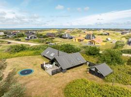 Lovely Holiday Home With Wood-Burning Stove, Close To The North Sea In Klitmøller, hotel v destinaci Torsted