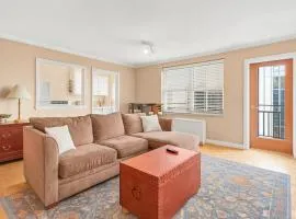 Hotel District 1br Steps To Arenas & Gwcc