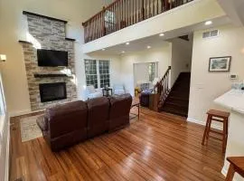 Large Family Gathering Home on Kelleys Island