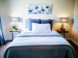 Spacious Townhouse, Central Location, Cozy Room