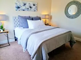 Townhouse Retreat with Cozy Deluxe Suite