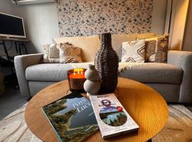 La Chambre de Sophie - Studio et garage au calme, proche centre ville，位于隆勒索涅的酒店