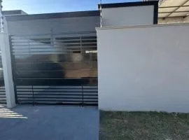 Casa garagem camionete, 2 quartos, espaço para 6 pessoas, casa completa, 5min Centro - Casa 5