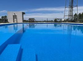 Casa de campo La Liebre, hotel in Luján