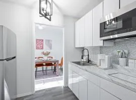 Deluxe 2 Bed Apt Mins to NYC up to 5 people