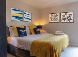 Contractor Stay Hatfield with Free Parking Sleeps 3