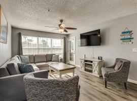 Explore Boardwalk Thrills! Central Destin Condo, hotel a Destin