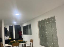 Casa para o Natal perto do palco centro, 3 quarto, hotel in Garanhuns