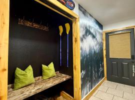 Luxury Natures Retreat, hotel in Duck Creek Village