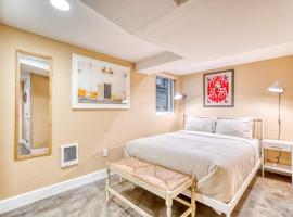 Stay Portland - Private Underground Getaway - 92 WalkScore, hotel in Portland