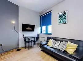 1 BR Flat By Eason Stays Short Lets & Serviced Accommodation Wigan With Free parking!