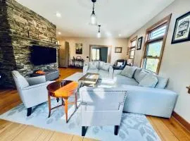 12 Min Drive to Windham Mountain w- HOT TUB!