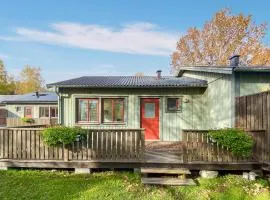 Nice Home In Byxelkrok With Wifi