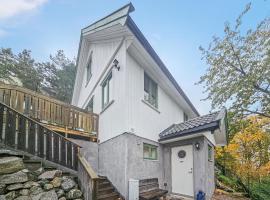 4 Bedroom Stunning Home In Skjeberg, Hotel in Berg