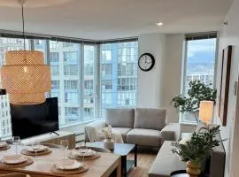 The Altitude with Mountain & City Views, Pool & Hot Tub